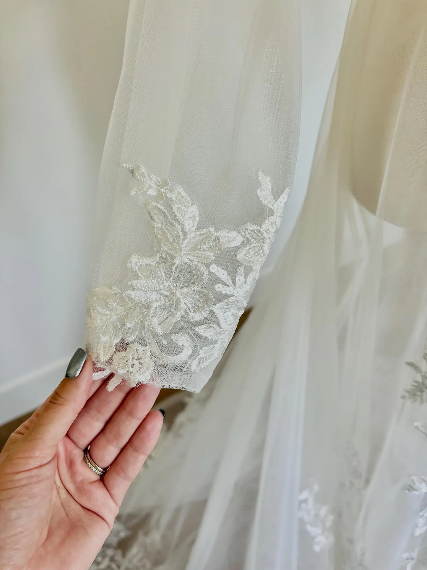 FLORA LACE ROBE