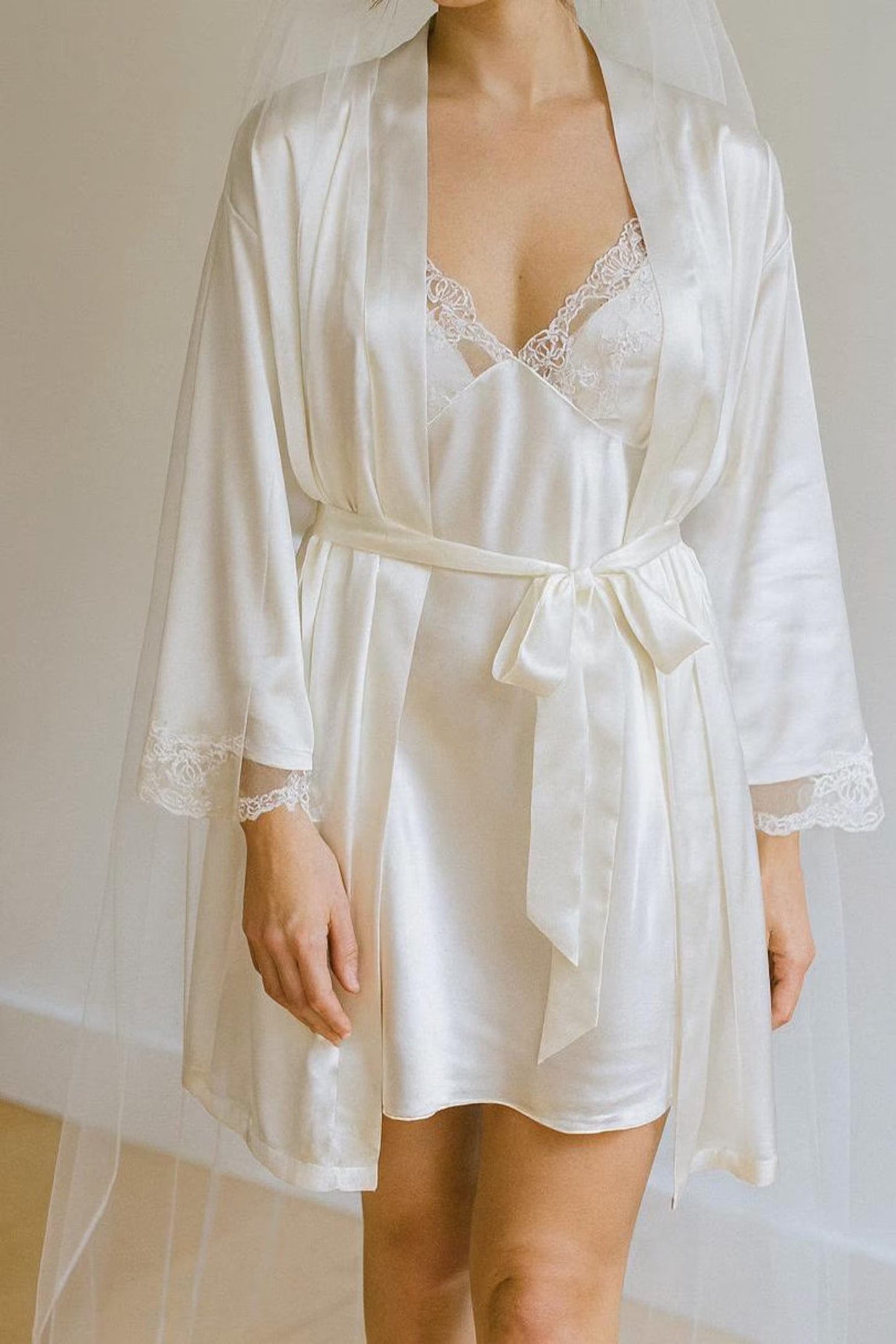 LACE ROBE SET