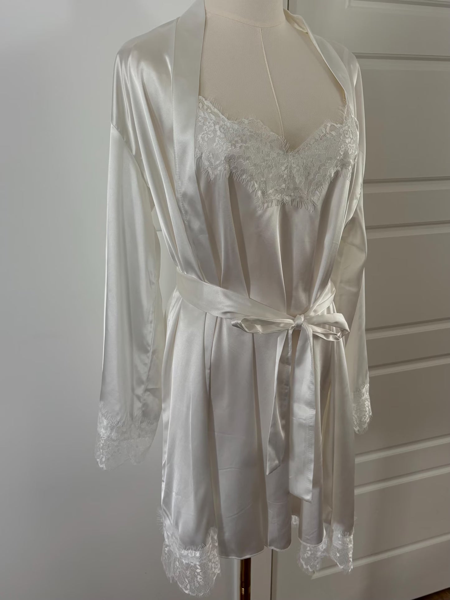 STELLA LACE ROBE SET